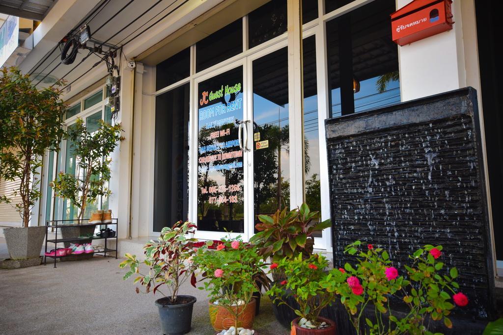 Jc Guesthouse @ Suratthani Airport Szuratthani Kültér fotó